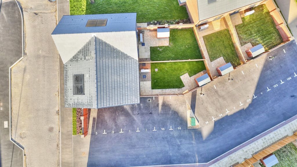 Property photo 3 of 18