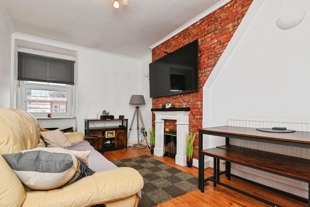 Property photo 1 of 7 Pbox-Img.Jpg