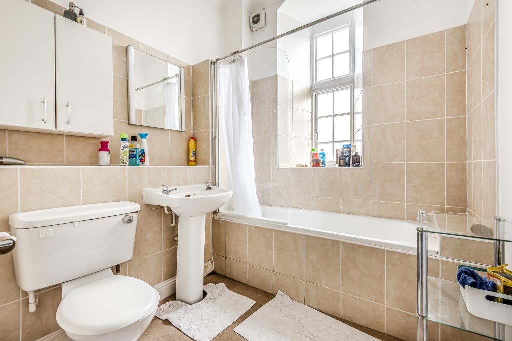 Property photo 3 of 10 Bathroom