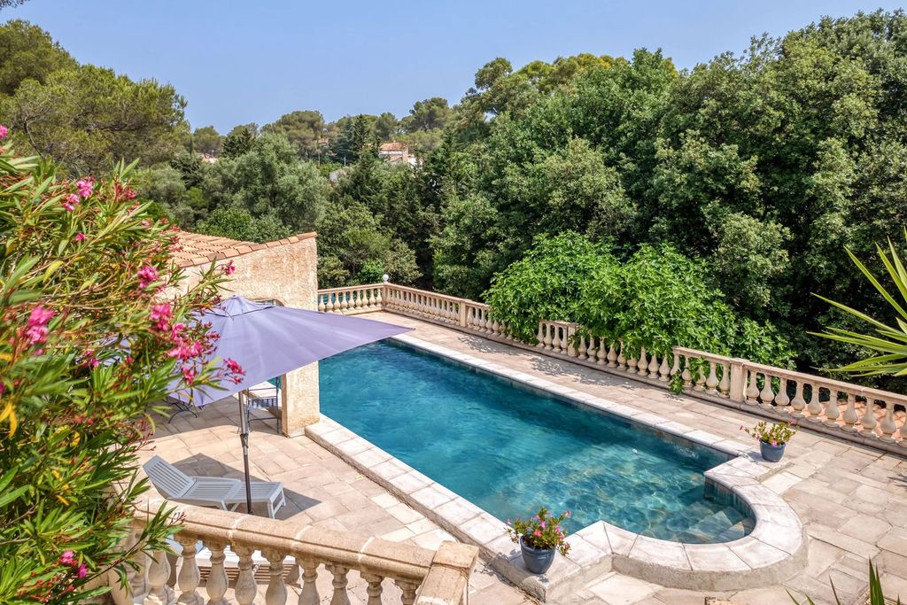 Property photo 1 of 22