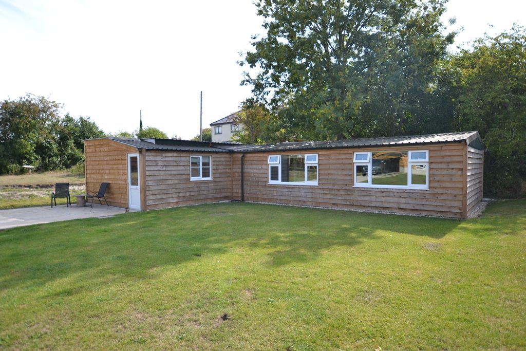Property photo 3 of 24