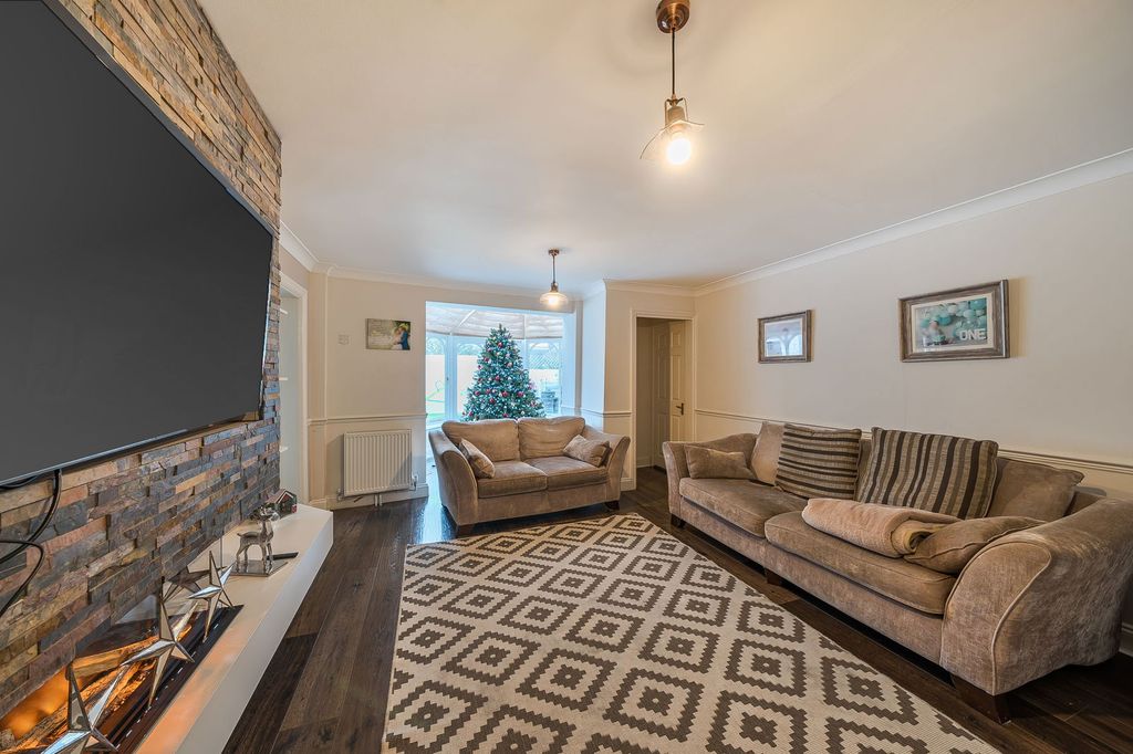 Property photo 3 of 18