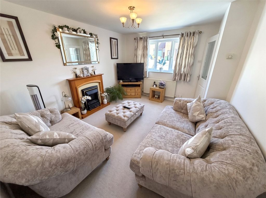 Property photo 2 of 19 Picture No. 27