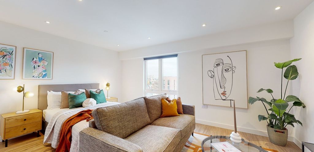 Property photo 1 of 14 Bedroom