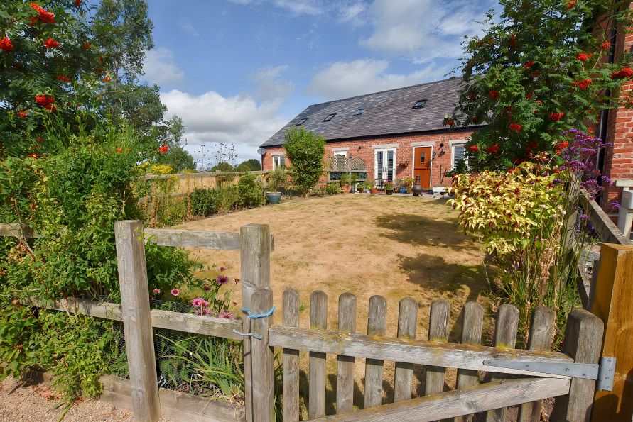 Property photo 2 of 28 Rear Gate