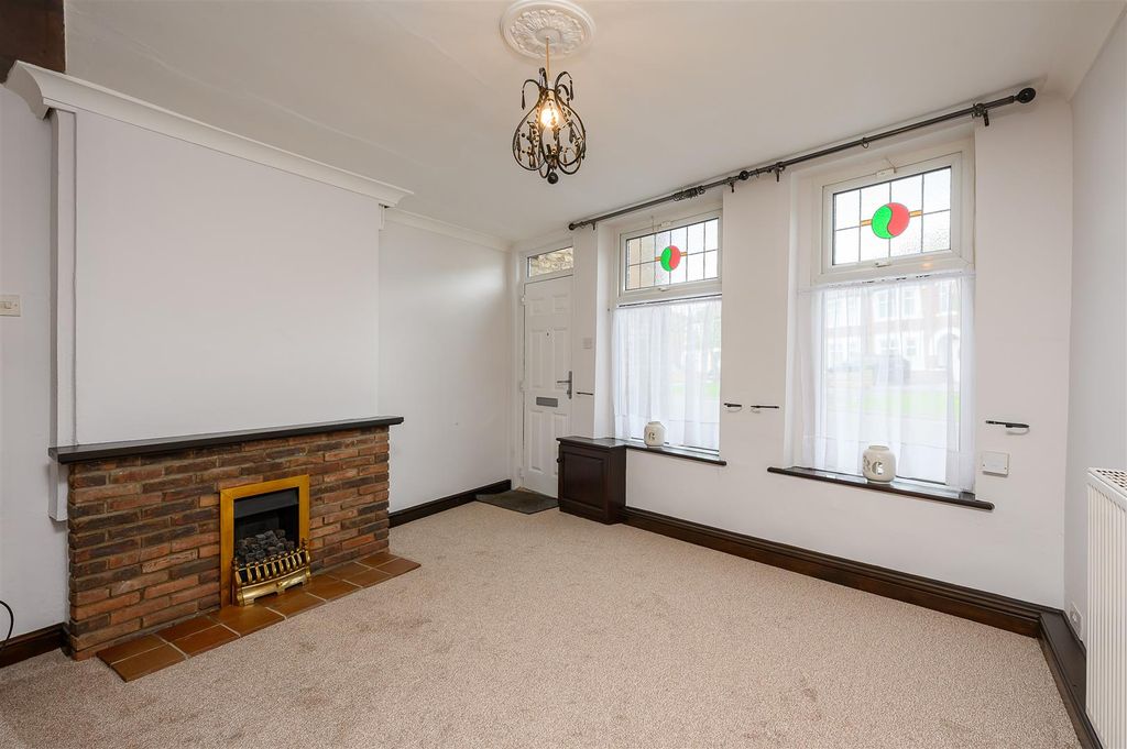 Property photo 3 of 14 Living Room