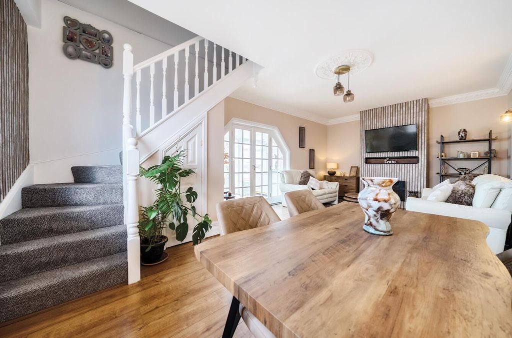 Property photo 3 of 24 1341546-7-68A4477191Fb0.Jpg