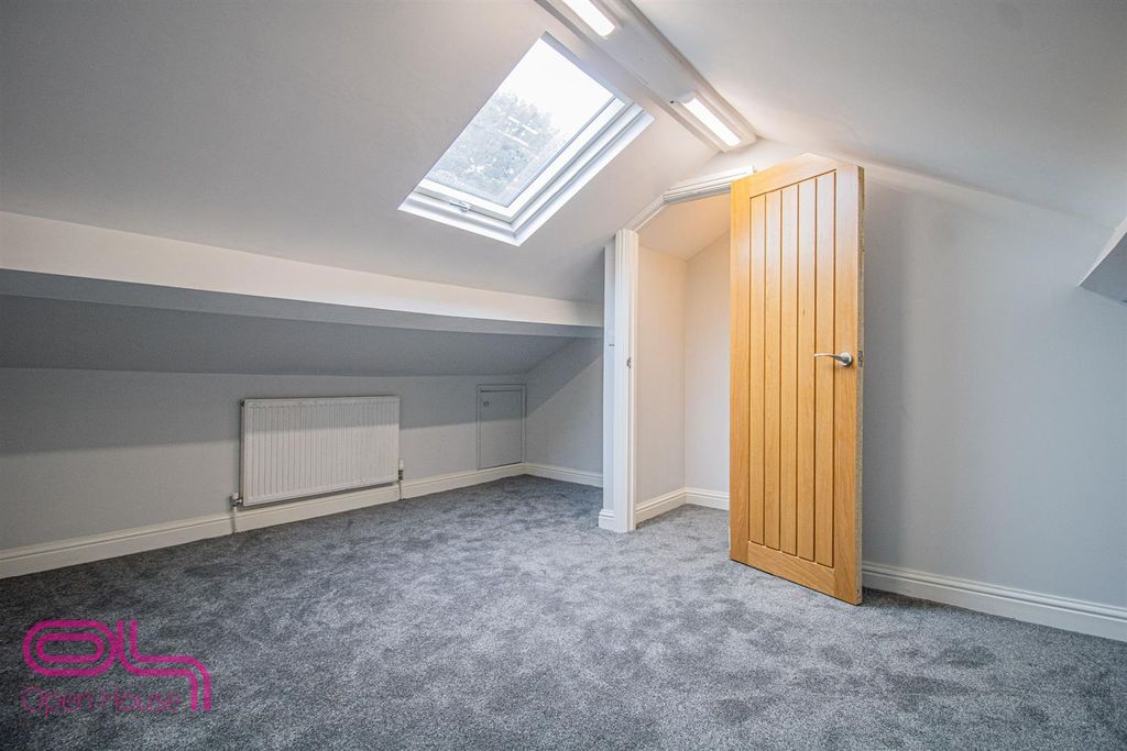 Property photo 3 of 9 553.Jpg