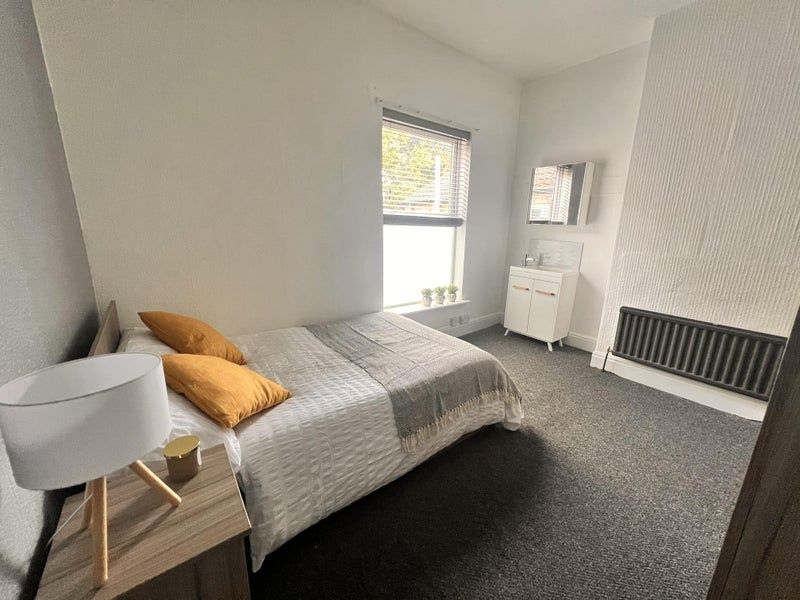 Property photo 2 of 9 A Bright And Neatly Arranged Double Bedroom Featur...