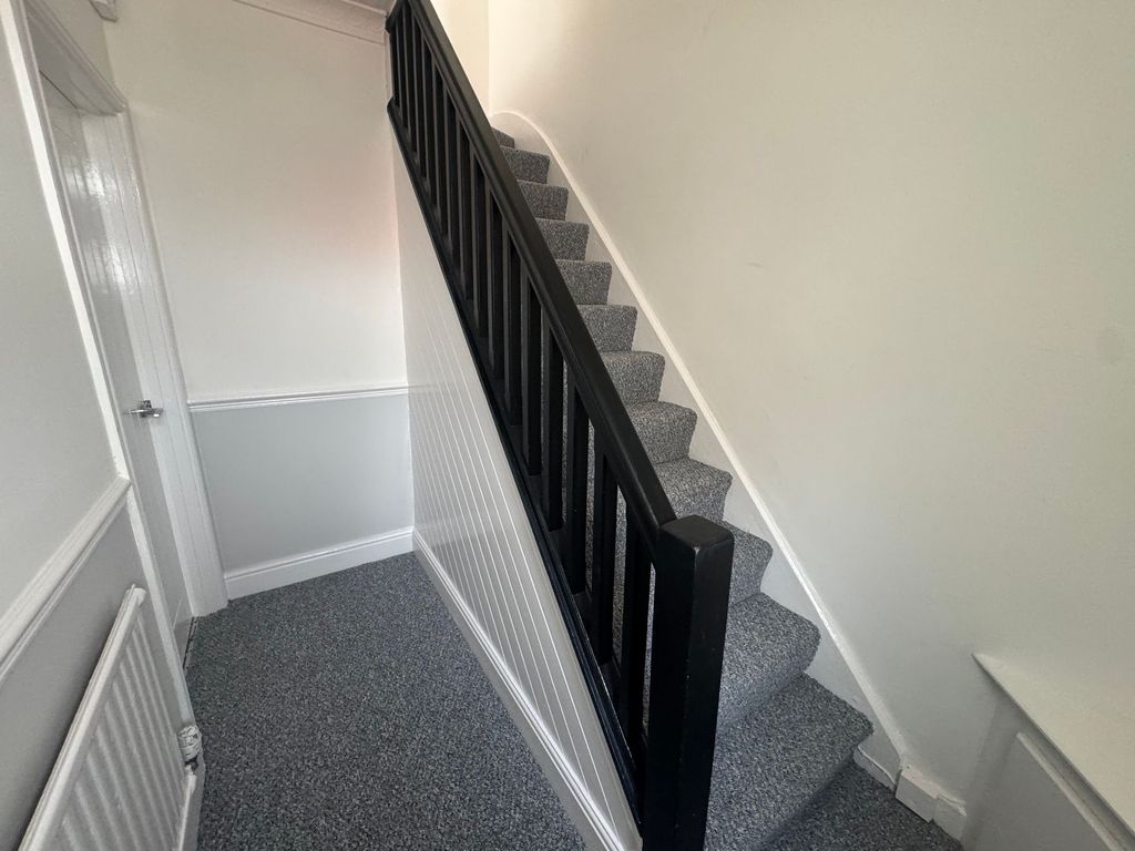 Property photo 2 of 13 Passage