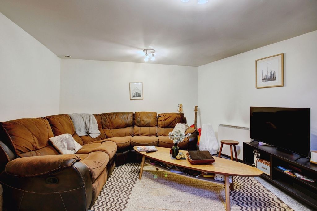 Property photo 3 of 14 Photo