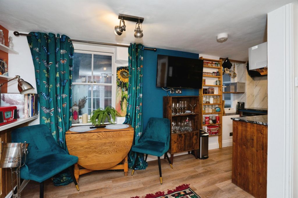 Property photo 3 of 18