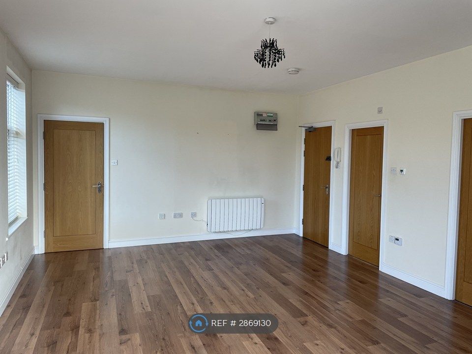 Property photo 3 of 6