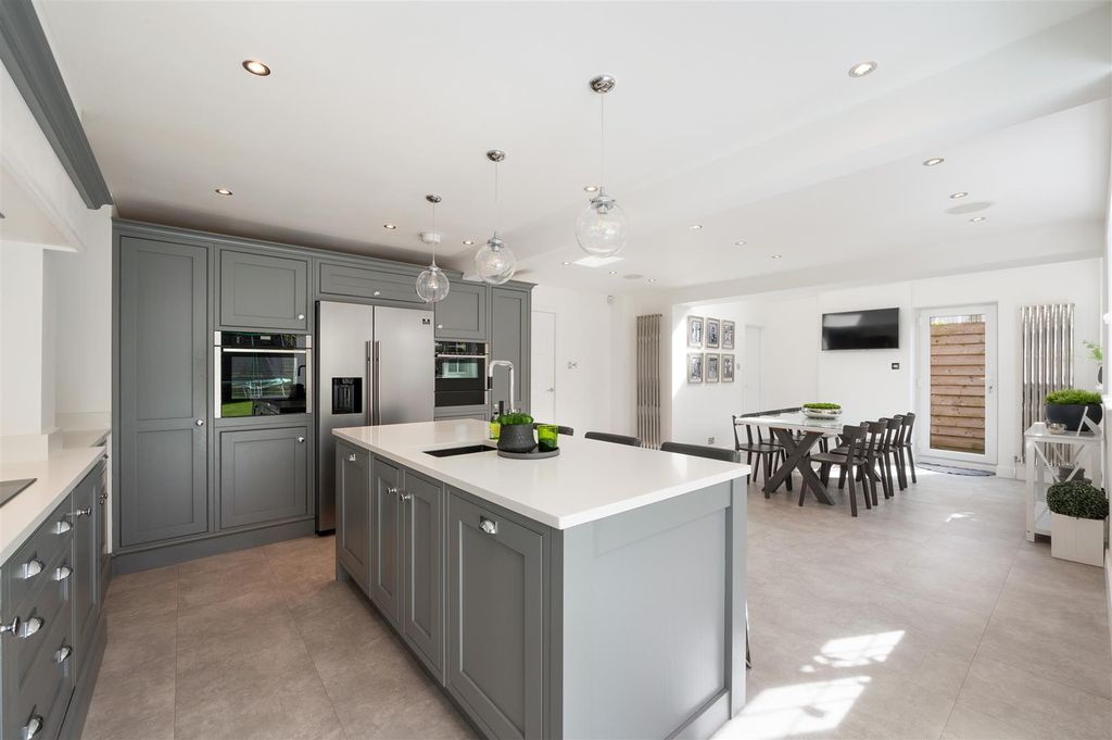 Property photo 2 of 30 Ellington Way 3 (11).Jpg