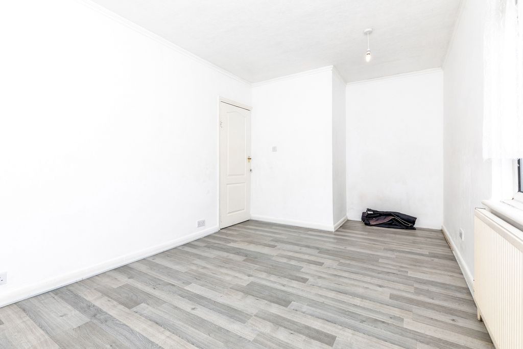 Property photo 3 of 17 Pbox-Img.Jpg