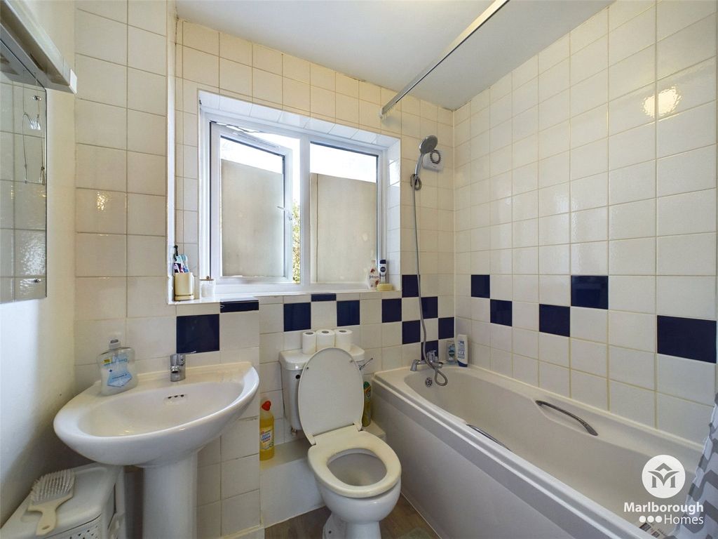 Property photo 3 of 14 Westham Lane E15