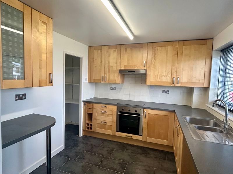Property photo 2 of 14 Kitchen