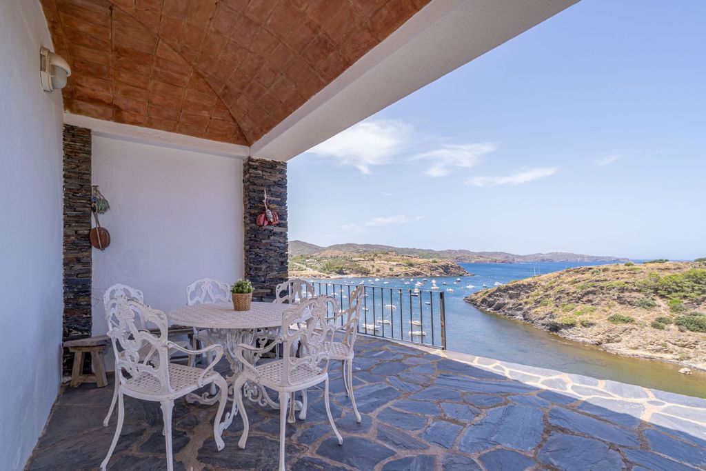 Property photo 3 of 60