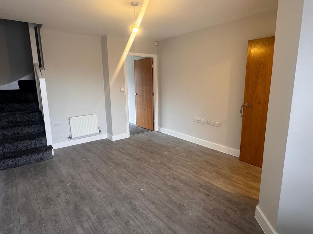 Property photo 3 of 7 3