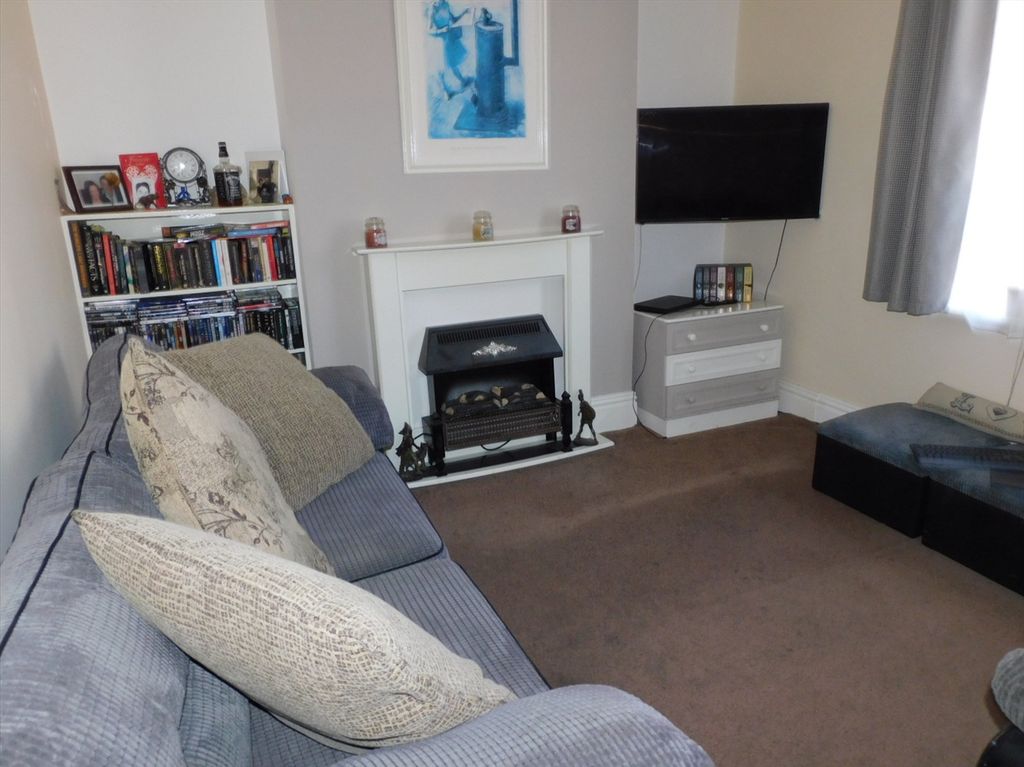 Property photo 2 of 5