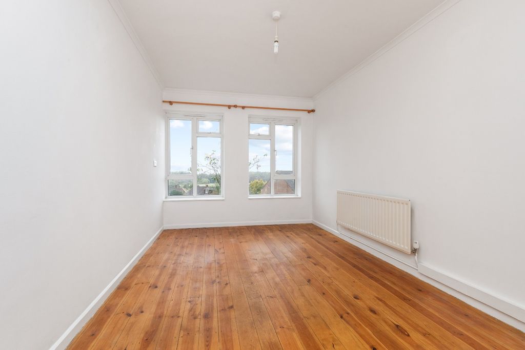 Property photo 3 of 12 4505262