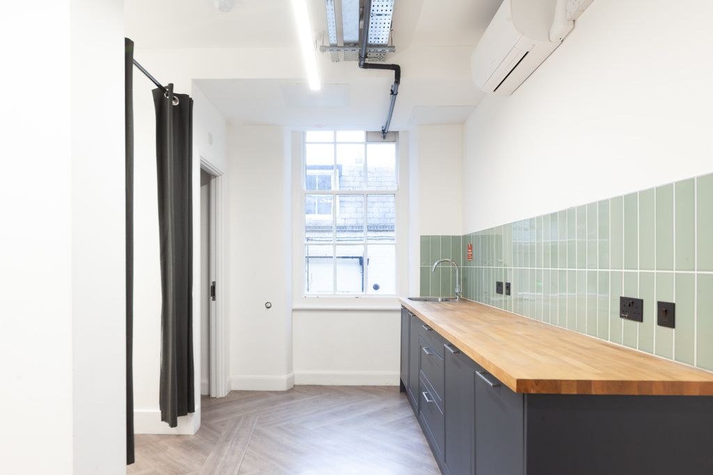 Property photo 3 of 8 Photo 6