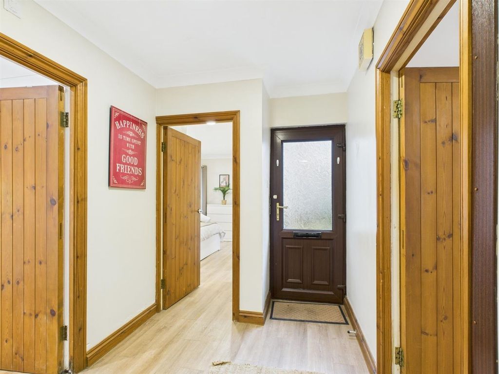 Property photo 2 of 32 Hallway