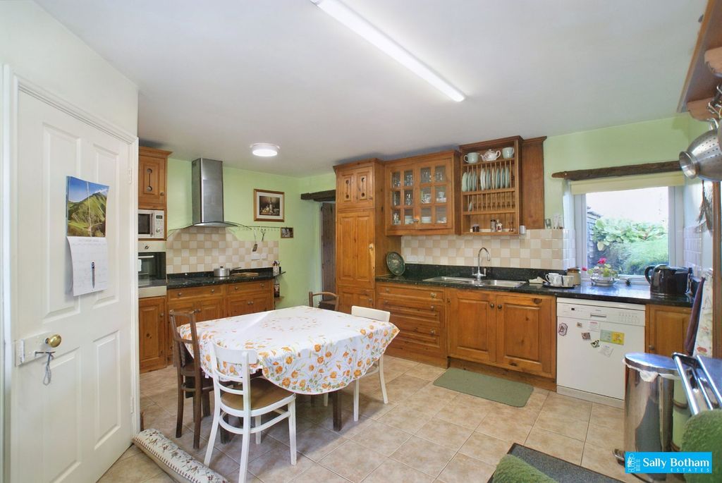 Property photo 3 of 26
