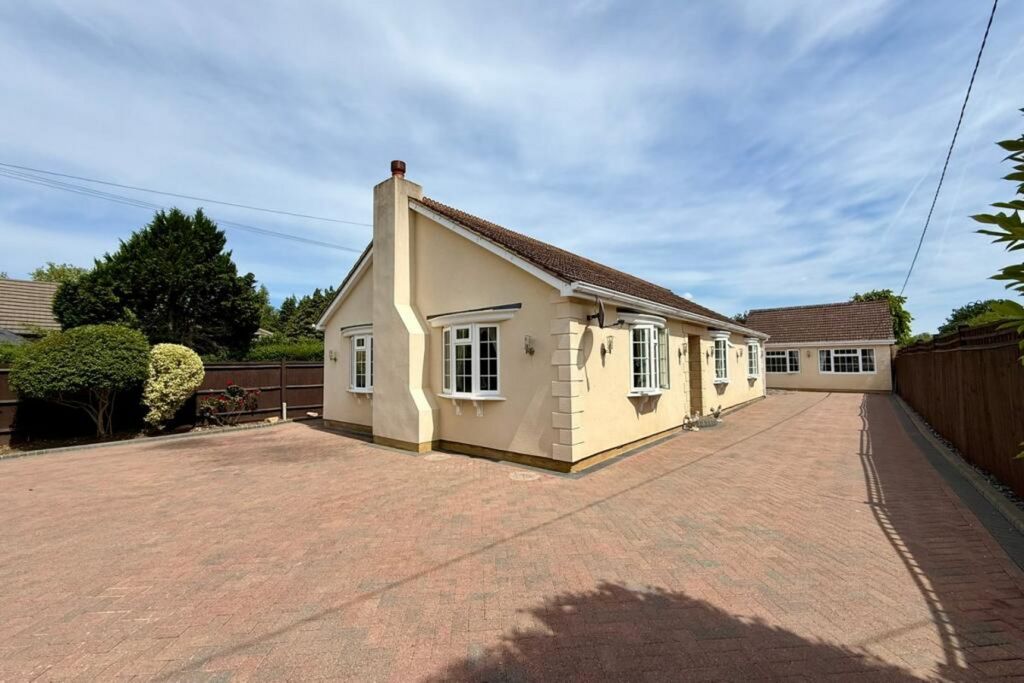 Property photo 2 of 40