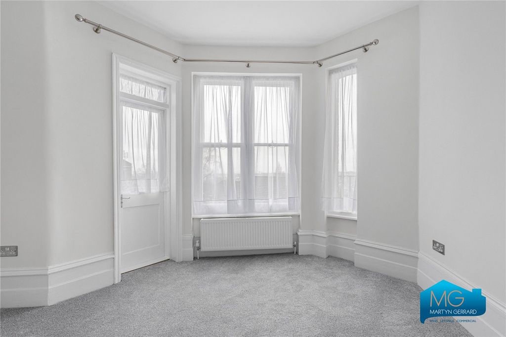 Property photo 3 of 20 Picture No. 11