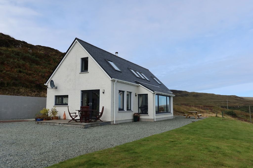 Property photo 1 of 81