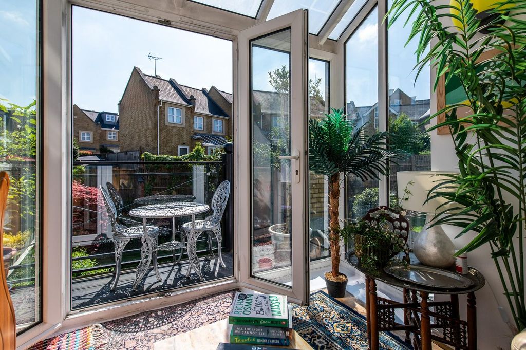 Property photo 2 of 21 Balcony