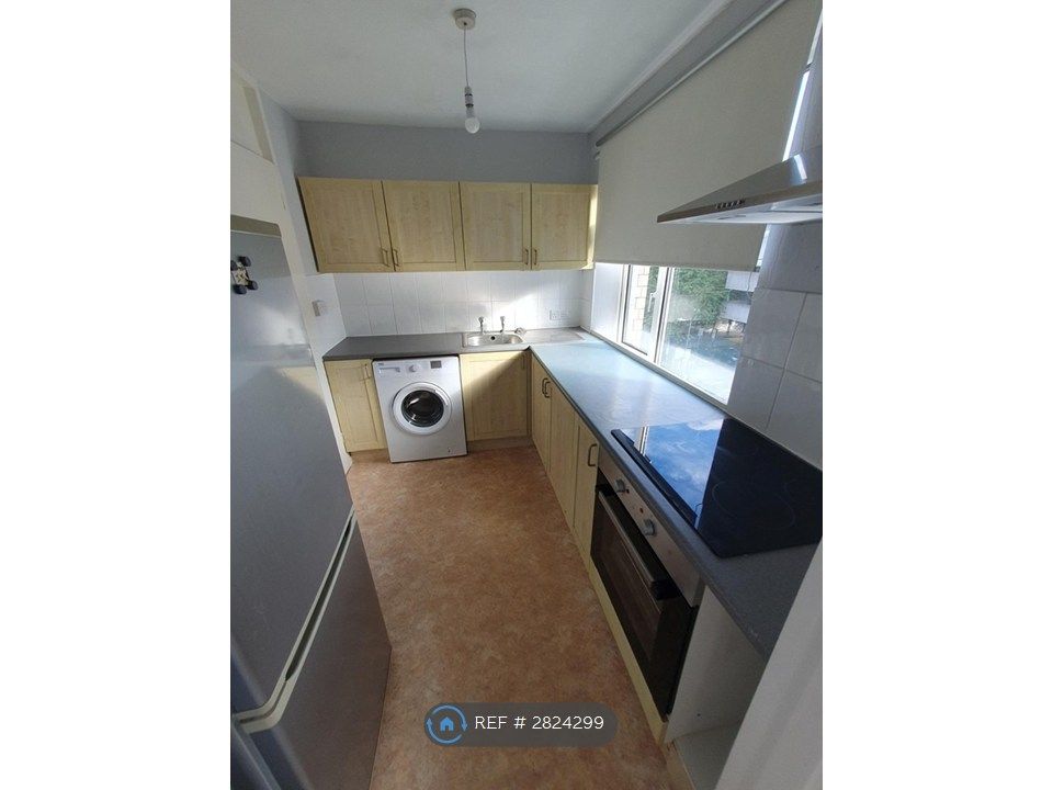 Property photo 1 of 8 Kitchen