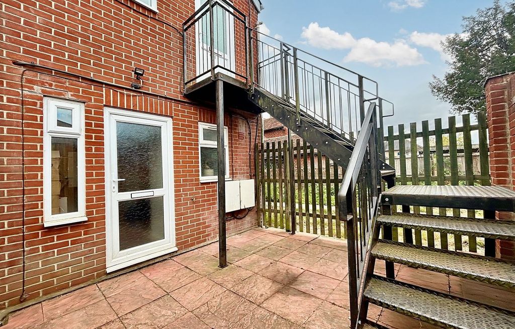 Property photo 3 of 6 5c4275Ed-ce42-4Ffc-9315-12d155Aec798