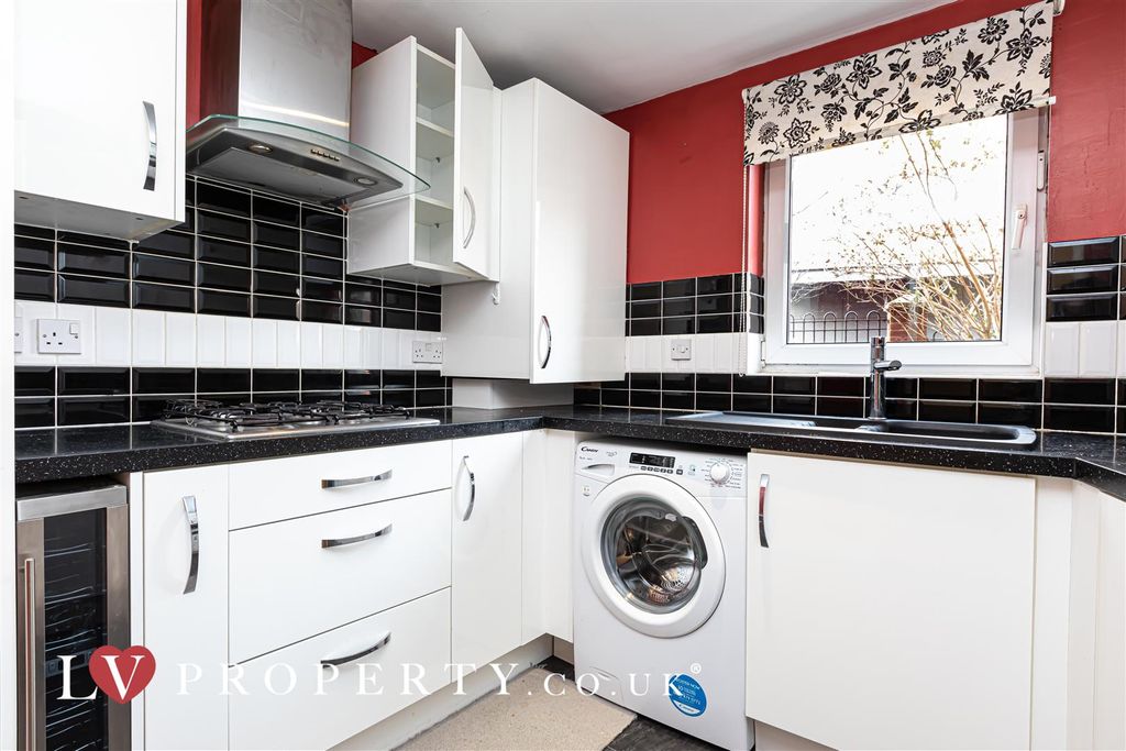 Property photo 3 of 9 2.Jpg