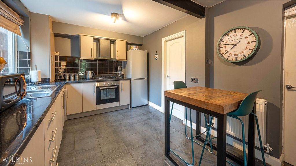 Property photo 2 of 33 Picture No. 08