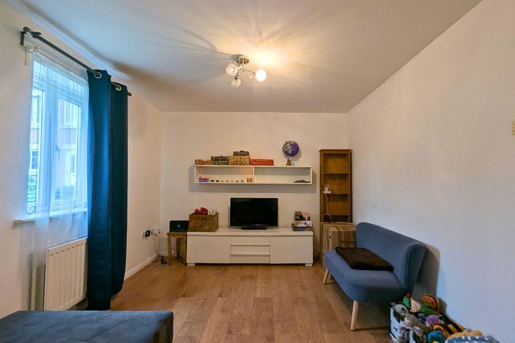 Property photo 3 of 10