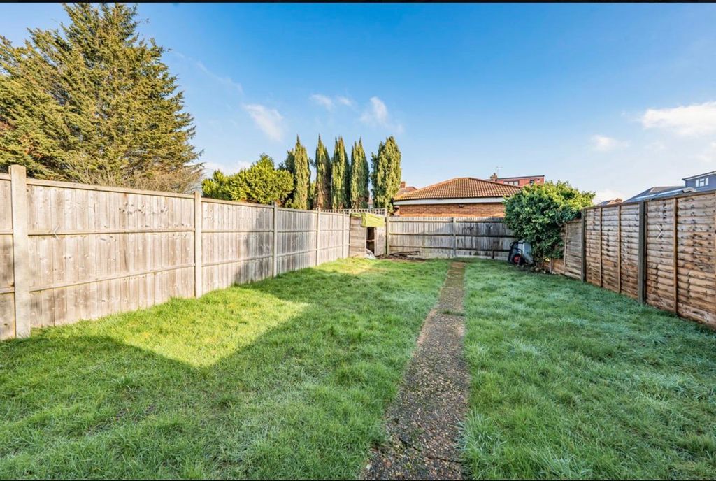 Property photo 2 of 14 Photo 4