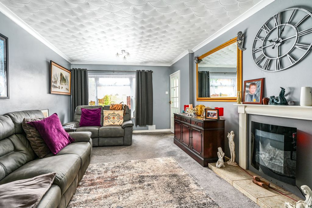 Property photo 2 of 6 40 Swale Rd (1)