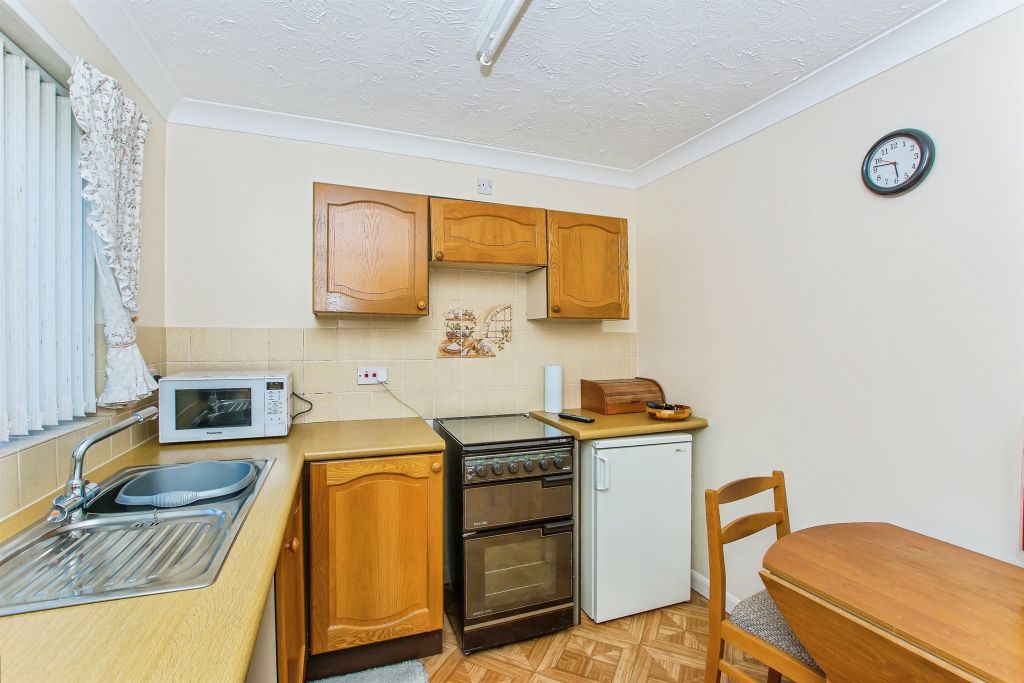 Property photo 2 of 11