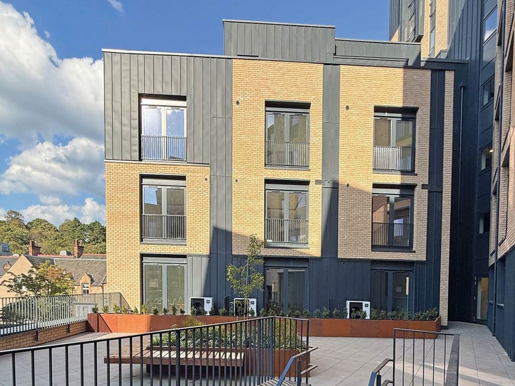 Property photo 2 of 11 3 (1)