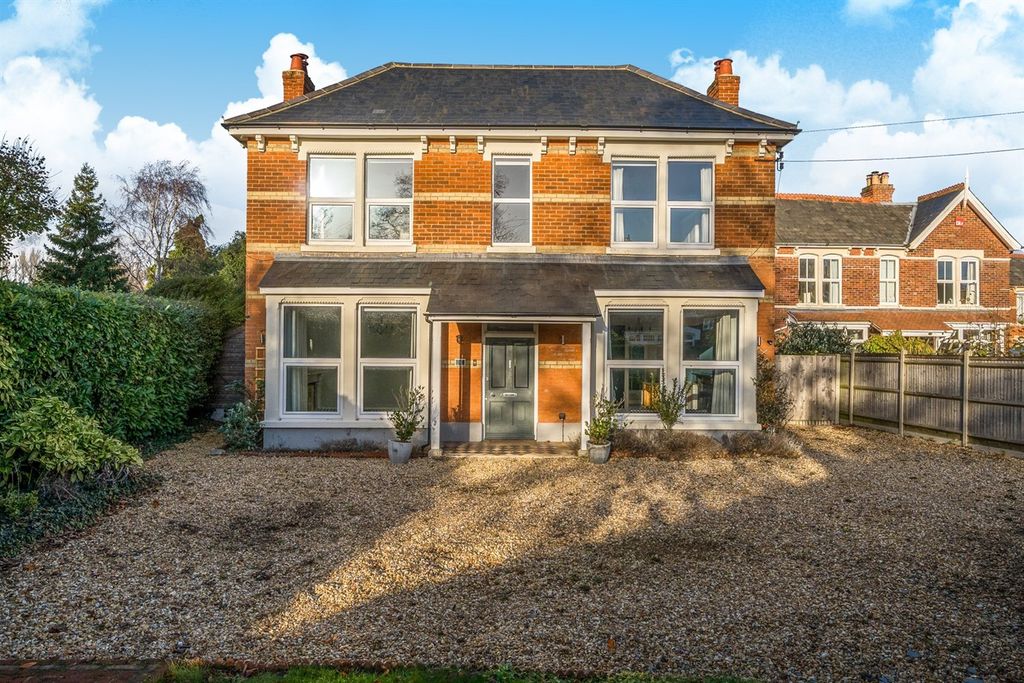 Property photo 1 of 13 (Main)