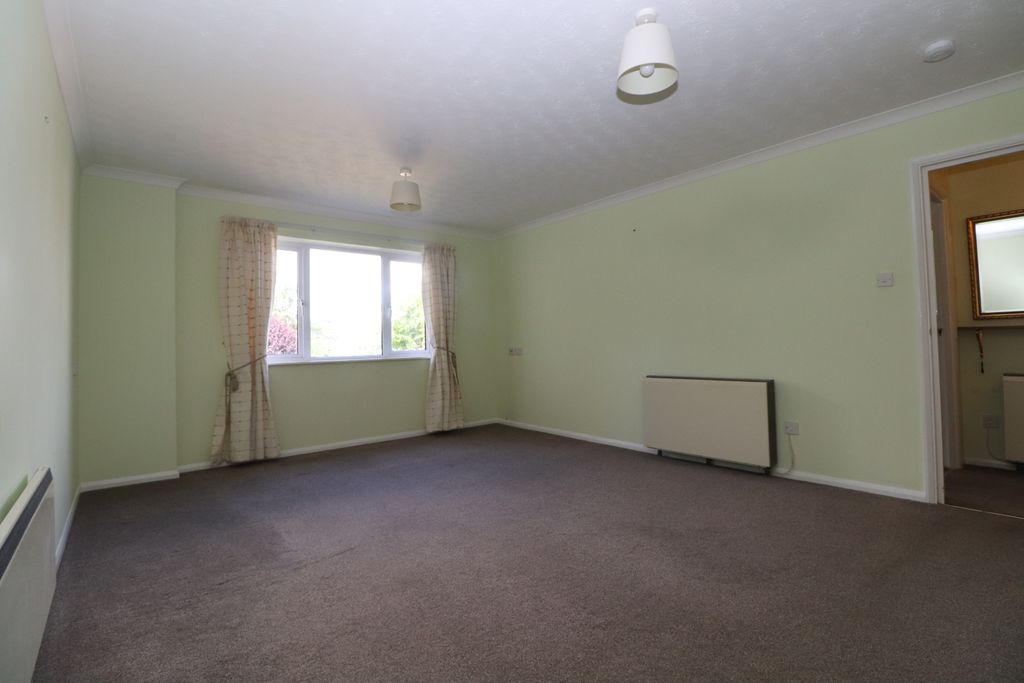 Property photo 2 of 8