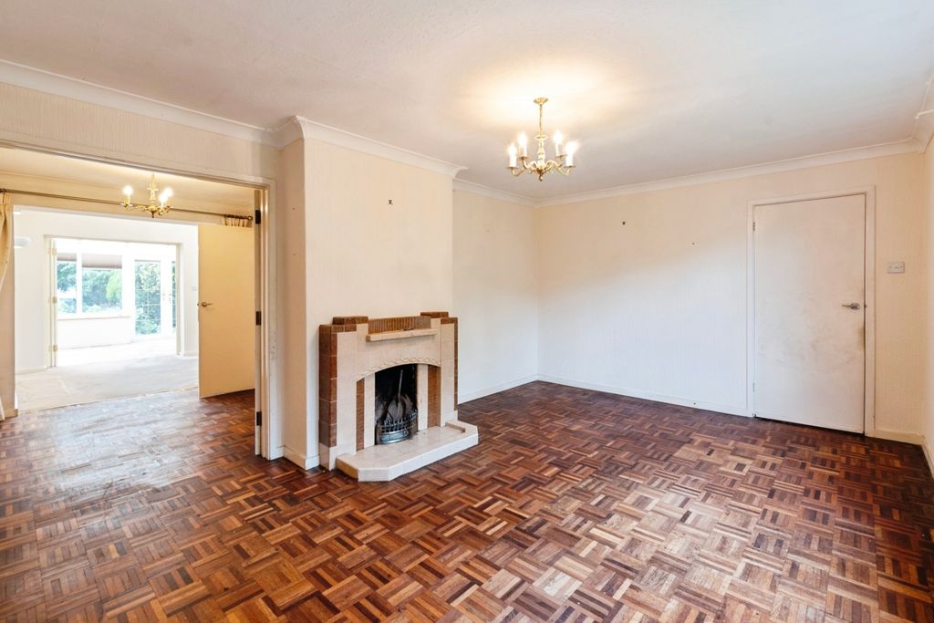 Property photo 3 of 40 Pbox-Img.Jpg