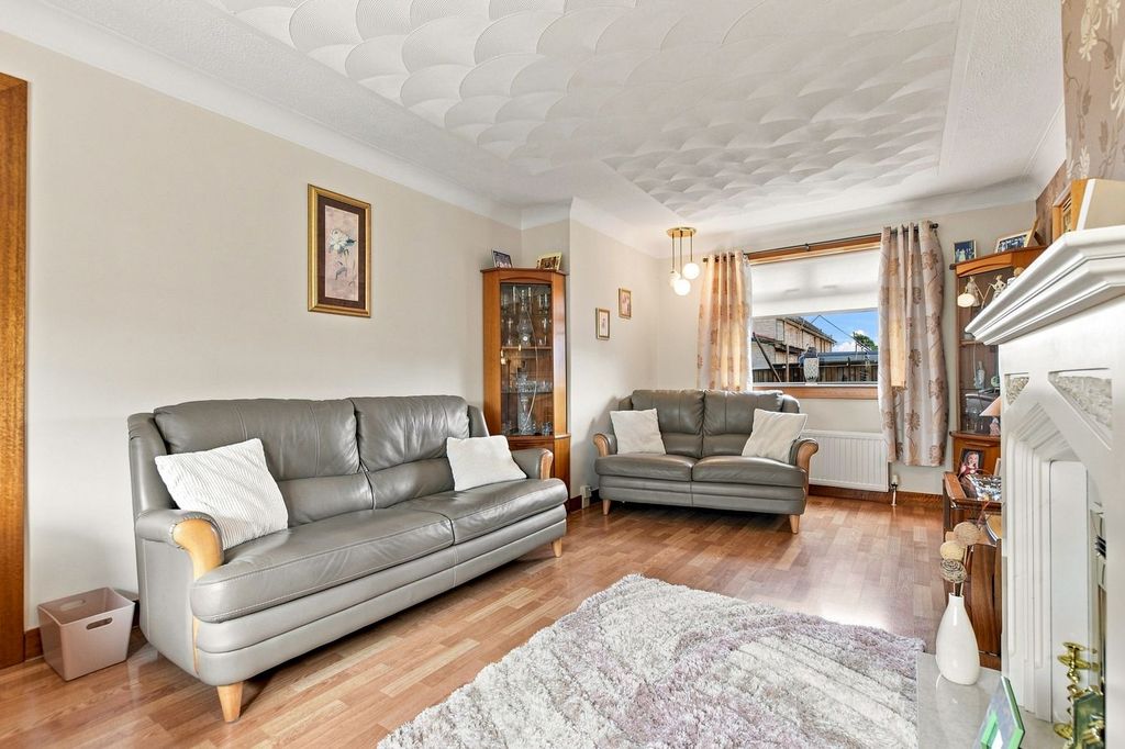 Property photo 3 of 25