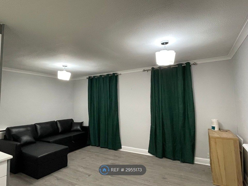 Property photo 3 of 32