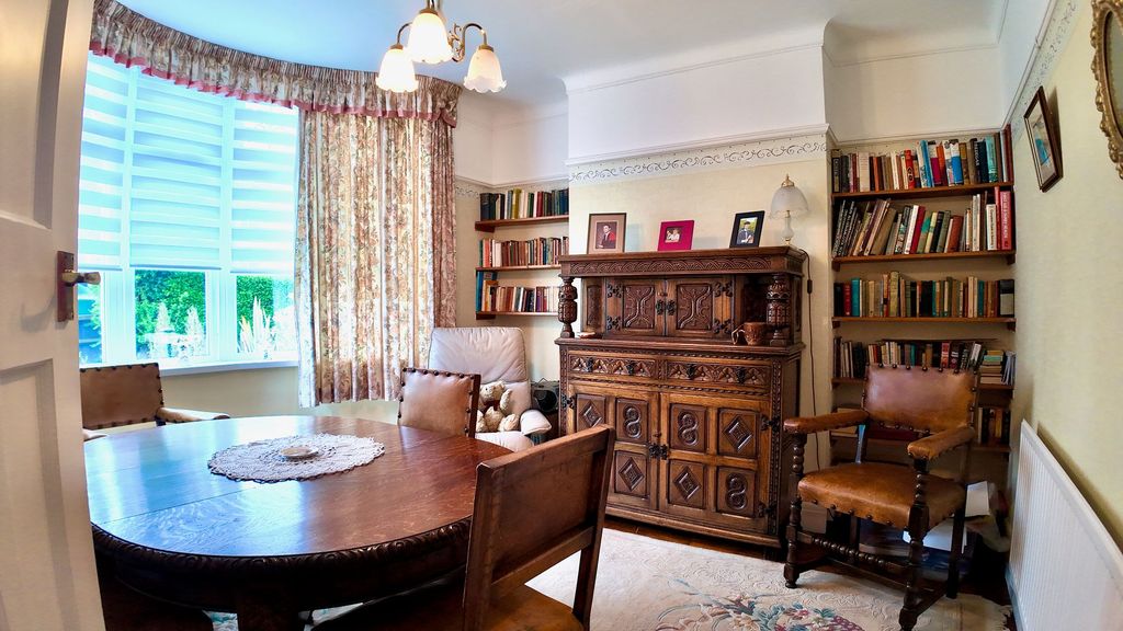 Property photo 2 of 30