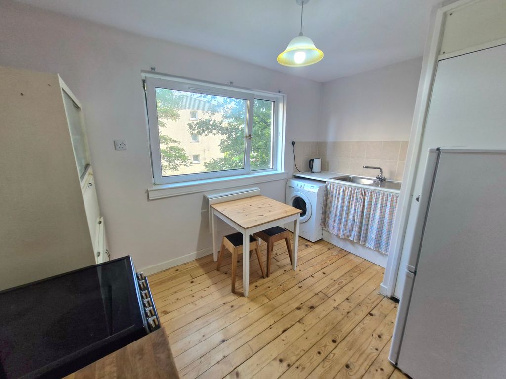 Property photo 2 of 6 Kitchen