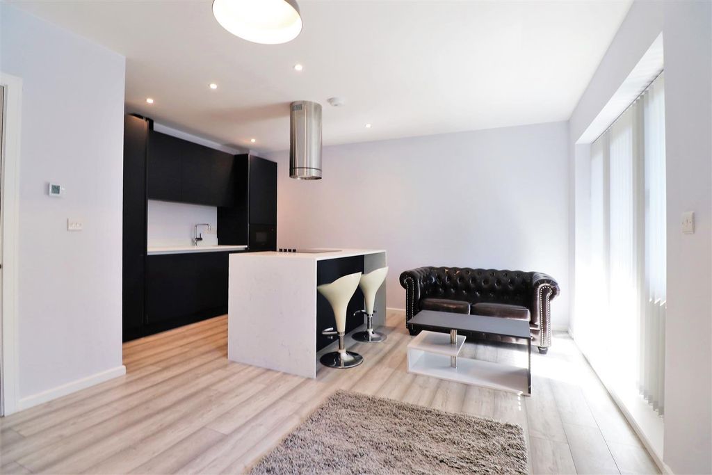 Property photo 1 of 20 Kitchen.Jpg