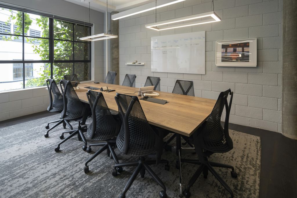 Property photo 3 of 21 Meeting Room